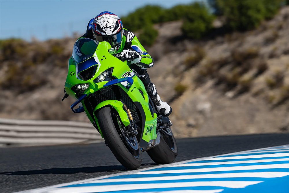 WSBK rider Garrett Gerloff rides the 2026 Kawasaki Ninja ZX-10R on track.