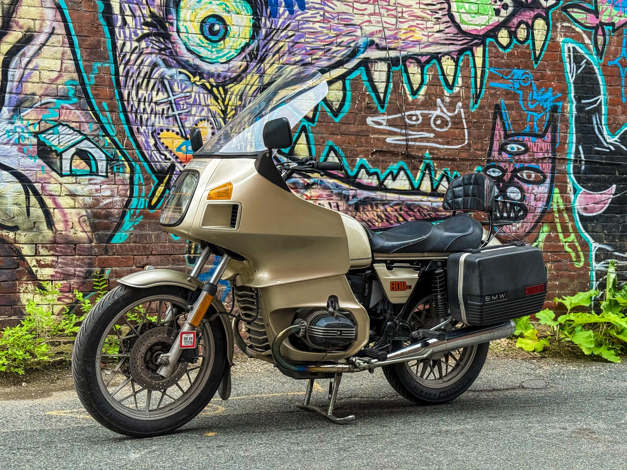 The road to stillness: Lessons from a 1983 BMW R80RT - RevZilla