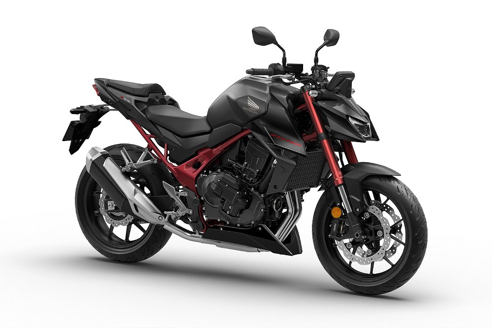 A front-right side view of the 2026 Honda CB750 Hornet E-Clutch.