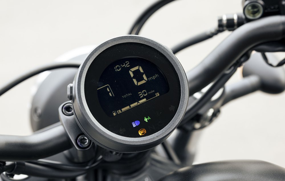 view of round digital information display on the Rebel 300