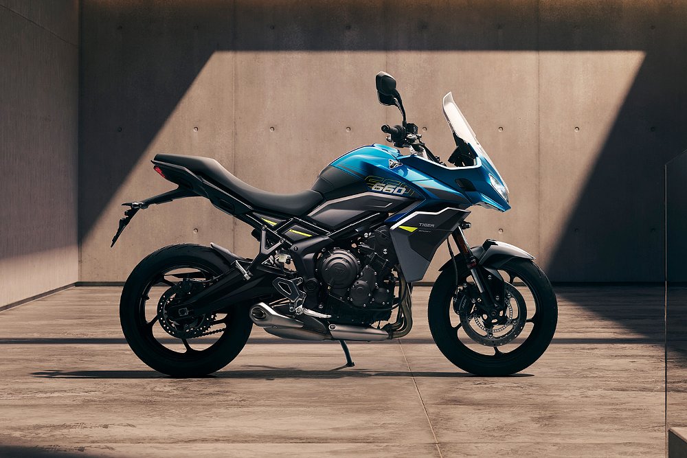 A profile view of the 2026 Triumph Tiger Sport 660 in Interstellar Blue.