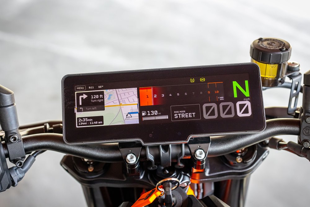 2026 KTM 990 Duke R dash