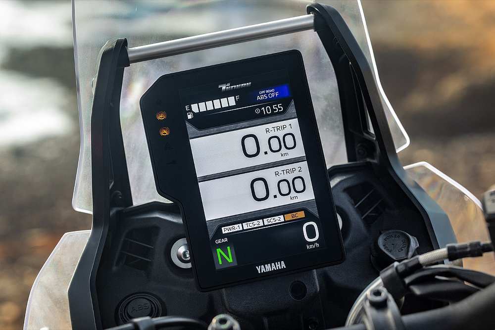 A close-up of the Ténéré 700 World Raid's 6.3-inch vertical TFT dash.