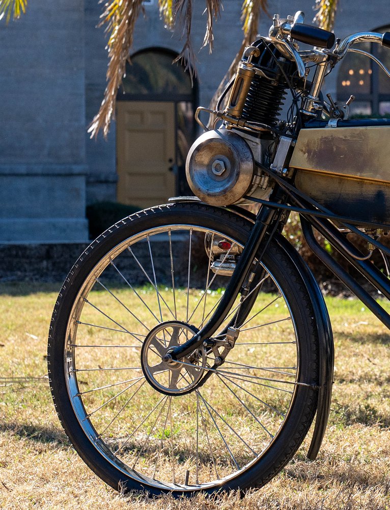 close view of the front end of the 1901 replica
