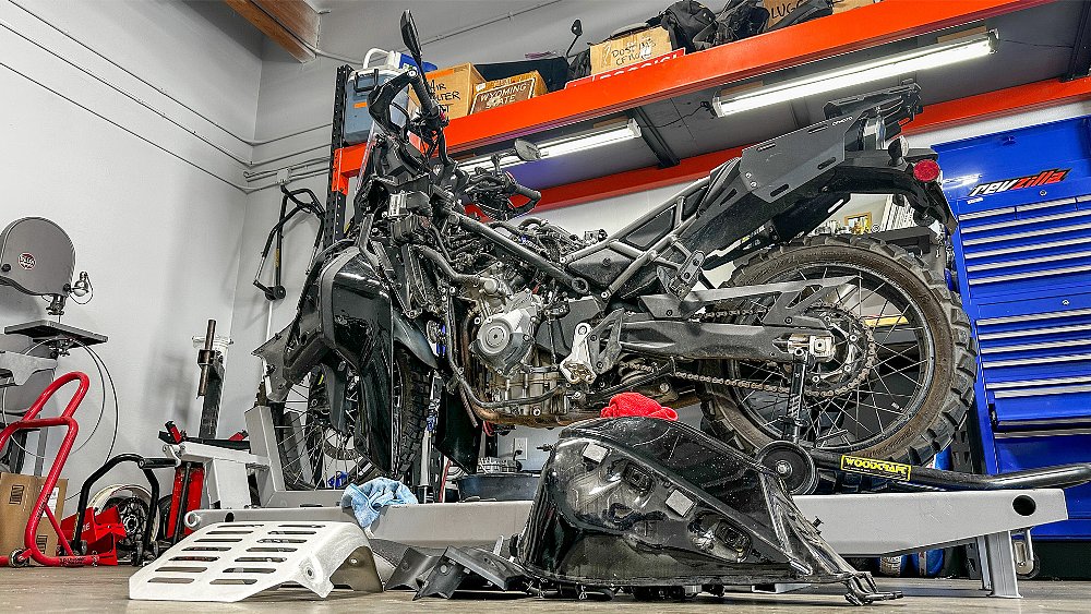 The Ibex 450 stripped of its bodywork and gas tank.