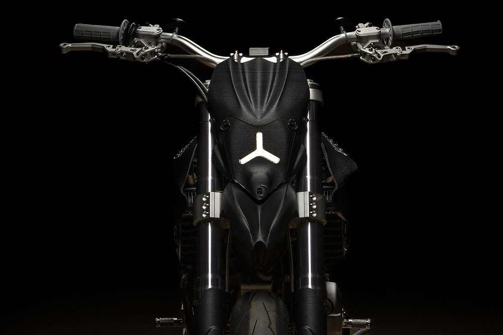 studio photo, front view of the custom with X-shaped headlight