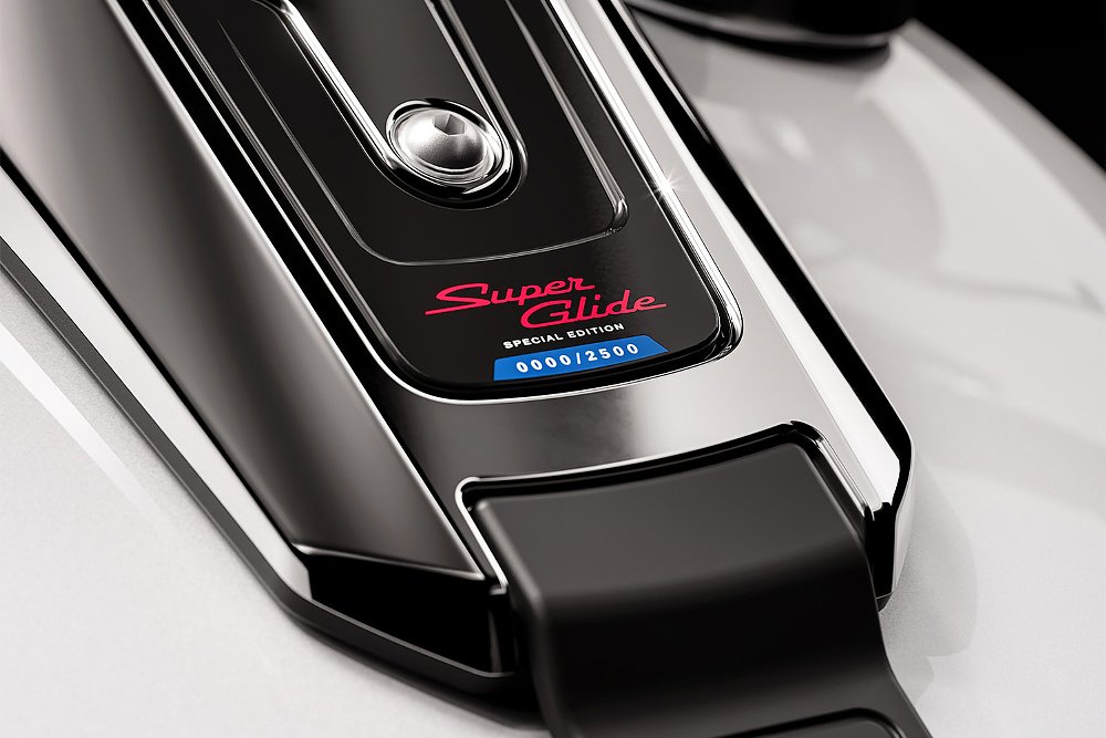 A close-up of the Super Glide's fuel tank console.