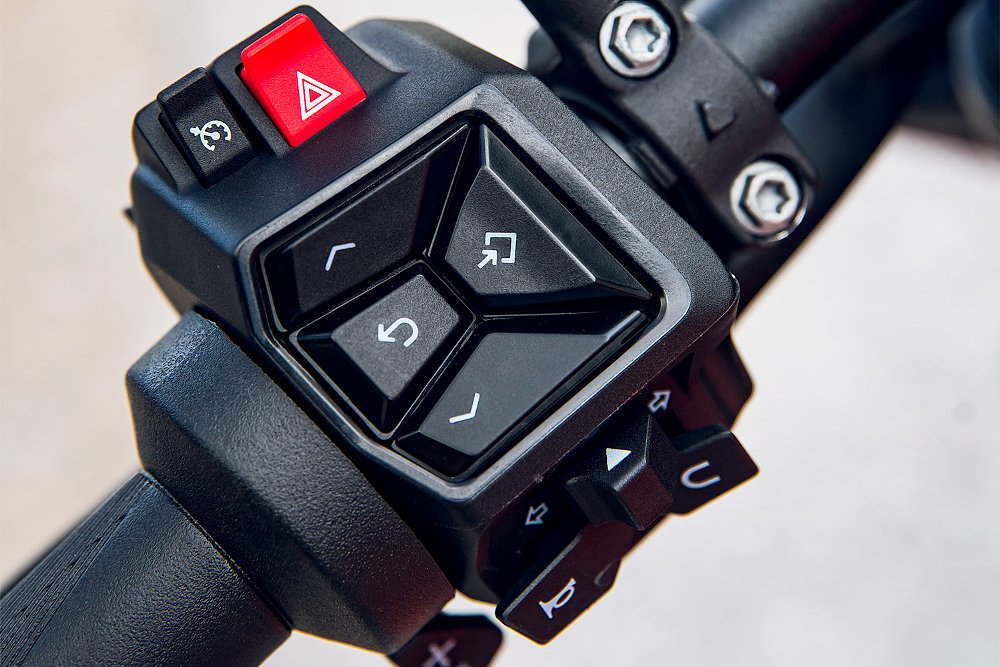 A close-up of the 790 Duke's left switchgear.