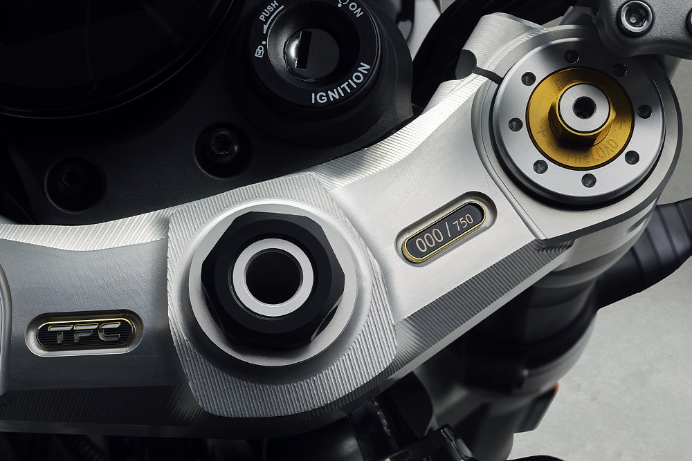 A close up of the Speed Twin TFC's stamped top clamp.