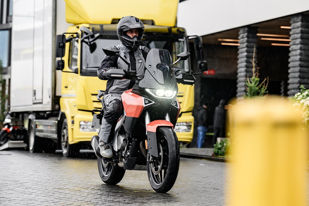 riding the Atlas on city streets
