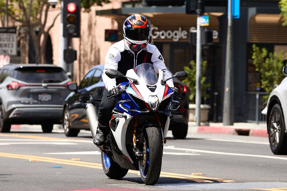 Dustin rides the GSX-R1000RS through Downtown Santa Monica.