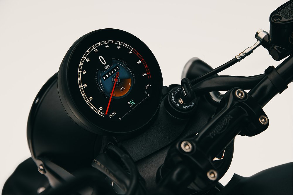 A close up of the Bonneville T40's TFT dash.