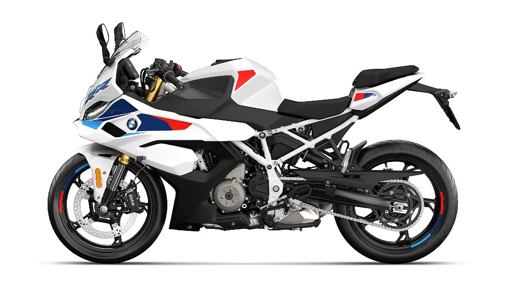 The F 450 RR staged in front of a white background.