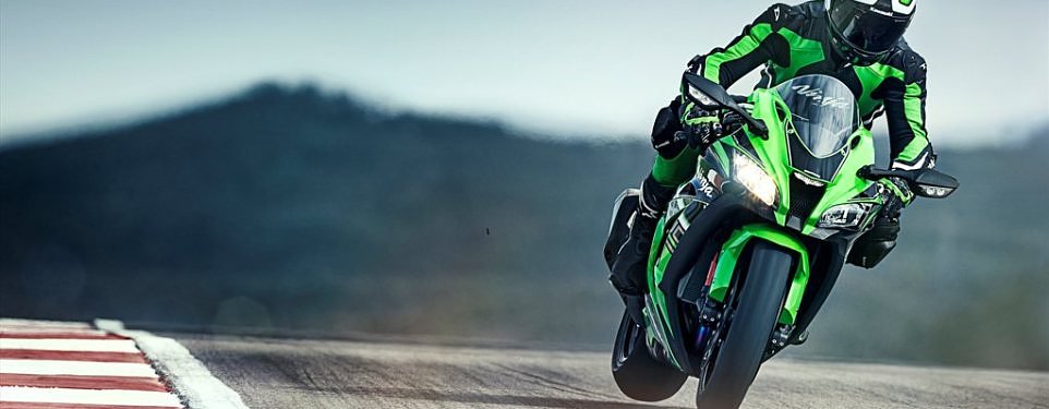 Kawasaki unveils 2016 ZX-10R with advanced electronics package