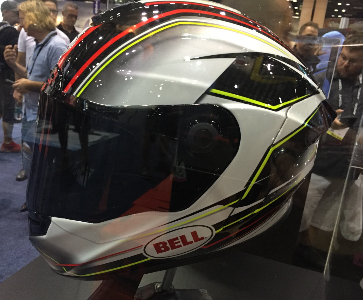 The new Bell Star series is a game-changer - RevZilla The new Bell Star series is a game-changer - RevZilla