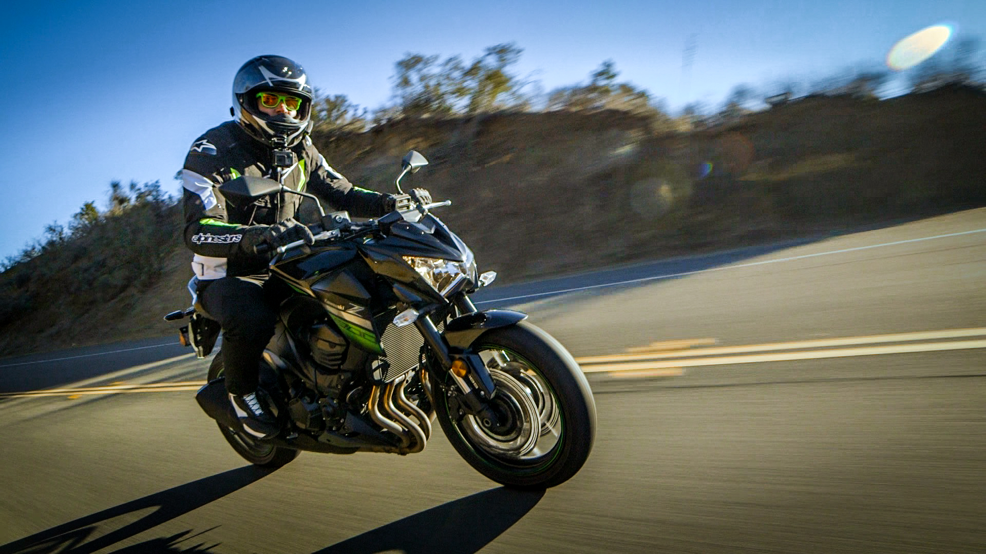2016 Kawasaki Z800 Review - RevZilla