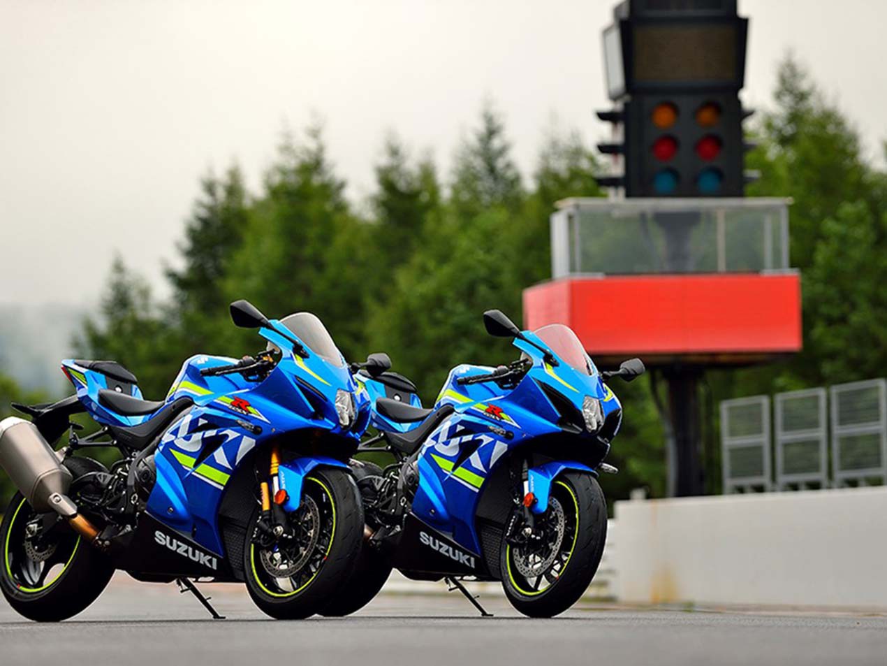 NRC gsxr1000r (2017-2020年モデル) SUZUKI GSX-R1000 R (2017-on) Review | Specs & Prices