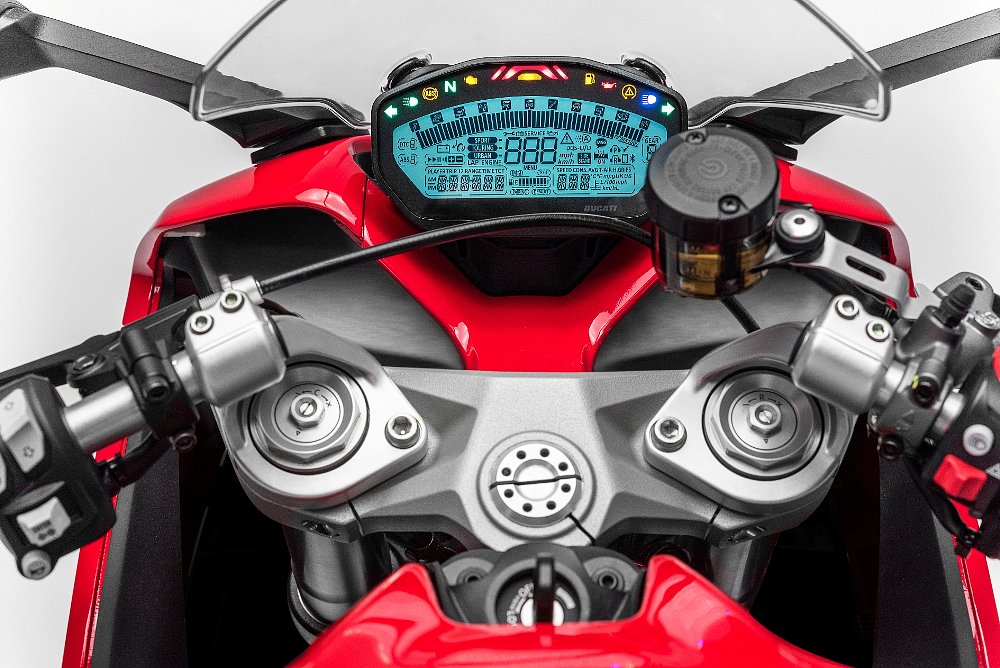Ducati SuperSport instrumentation