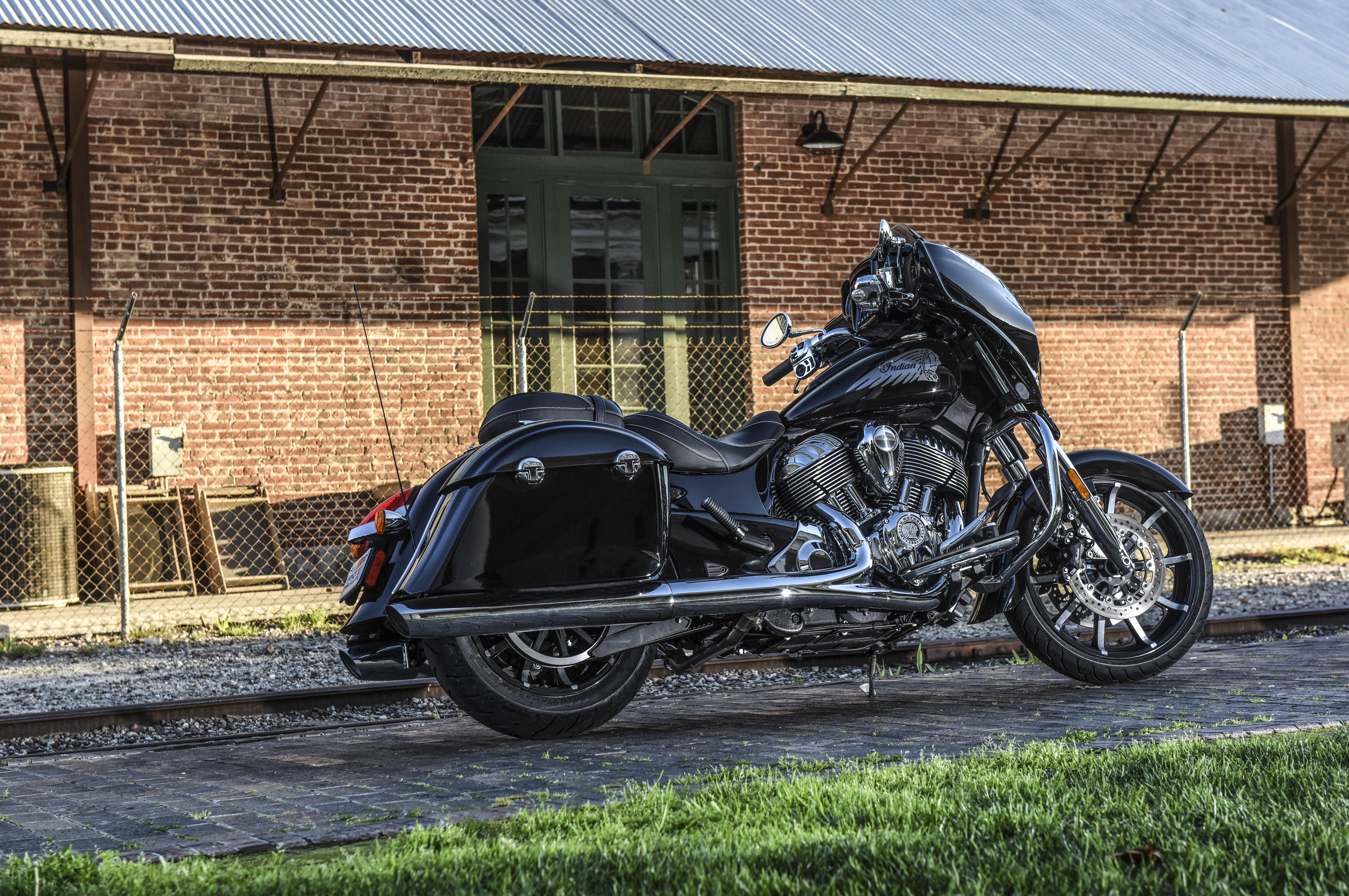 2017 Indian Chieftain Elite and Limited first ride review - RevZilla