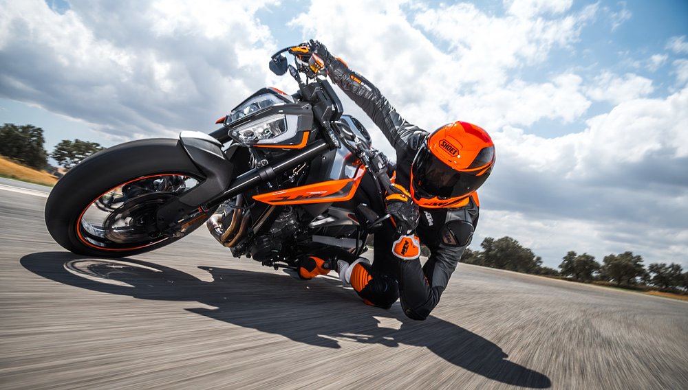 2019 KTM 790 Duke first look
