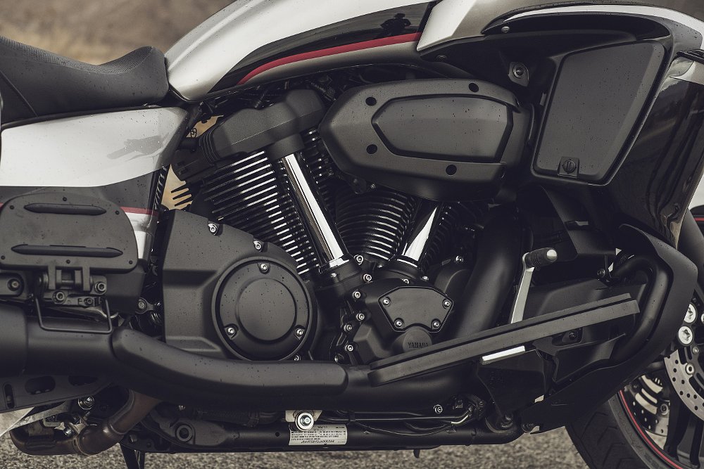 Yamaha Star Eluder engine