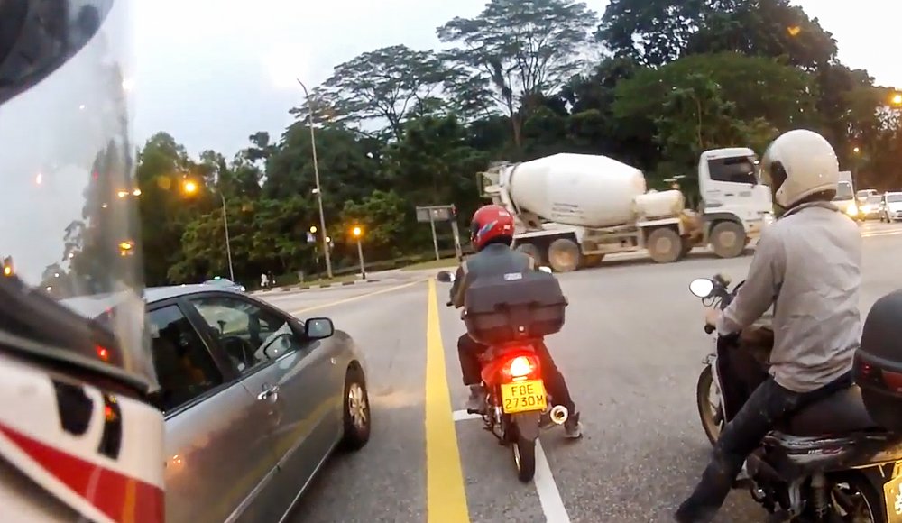 Singapore to ban pre-2003 motorcycles in 10 years