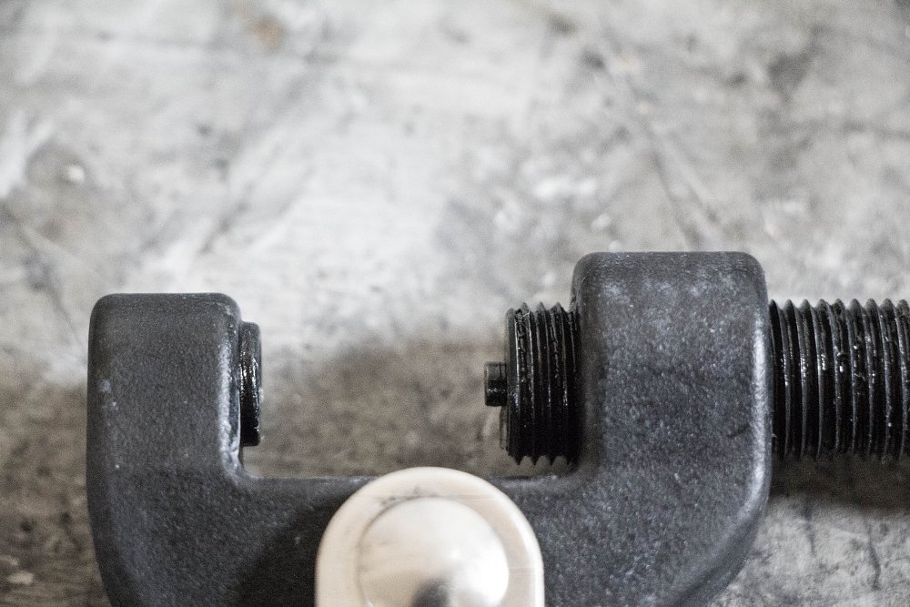 Pusher pin setup