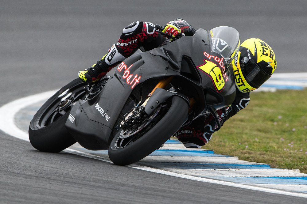 Alvaro Bautista on the Ducati Panigale V4R Superbike