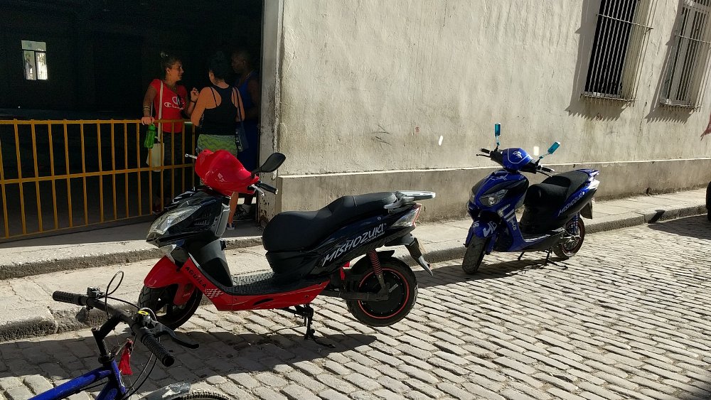 Viva la rEVolucion: Electric motorcycles take over Cuba