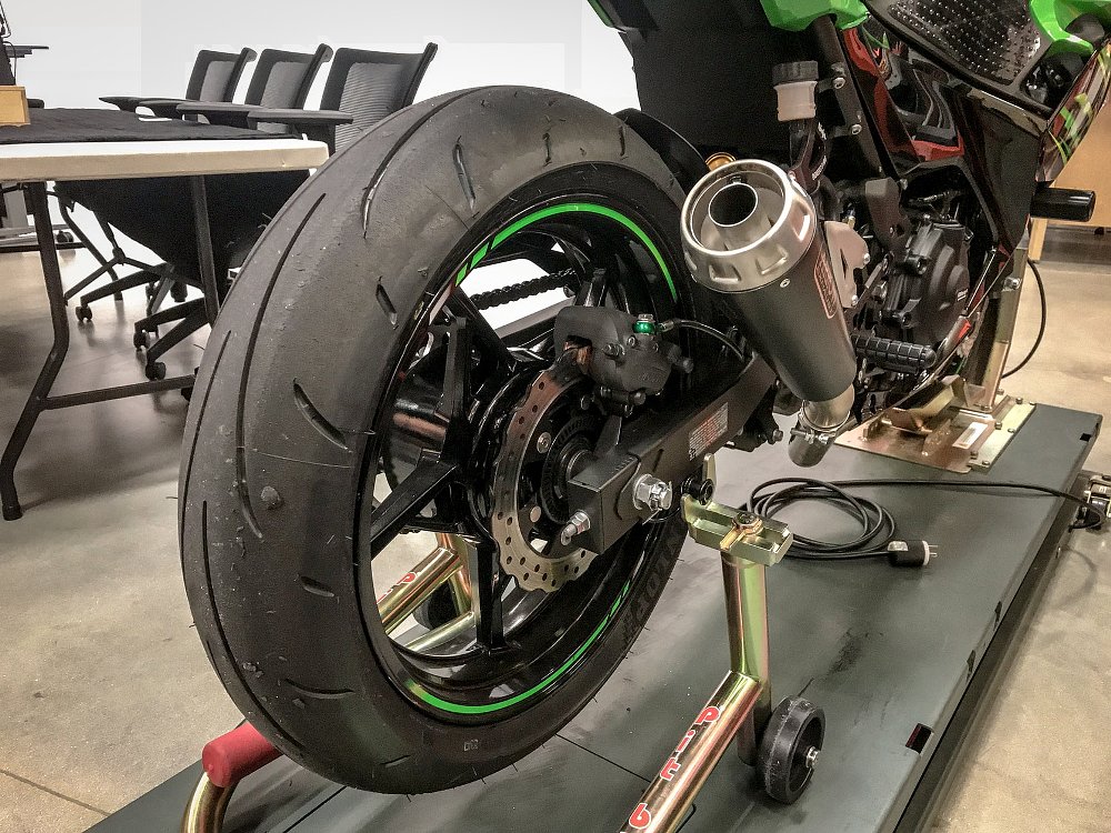 Kawasaki Ninja 400 Dunlop Q3+ tires