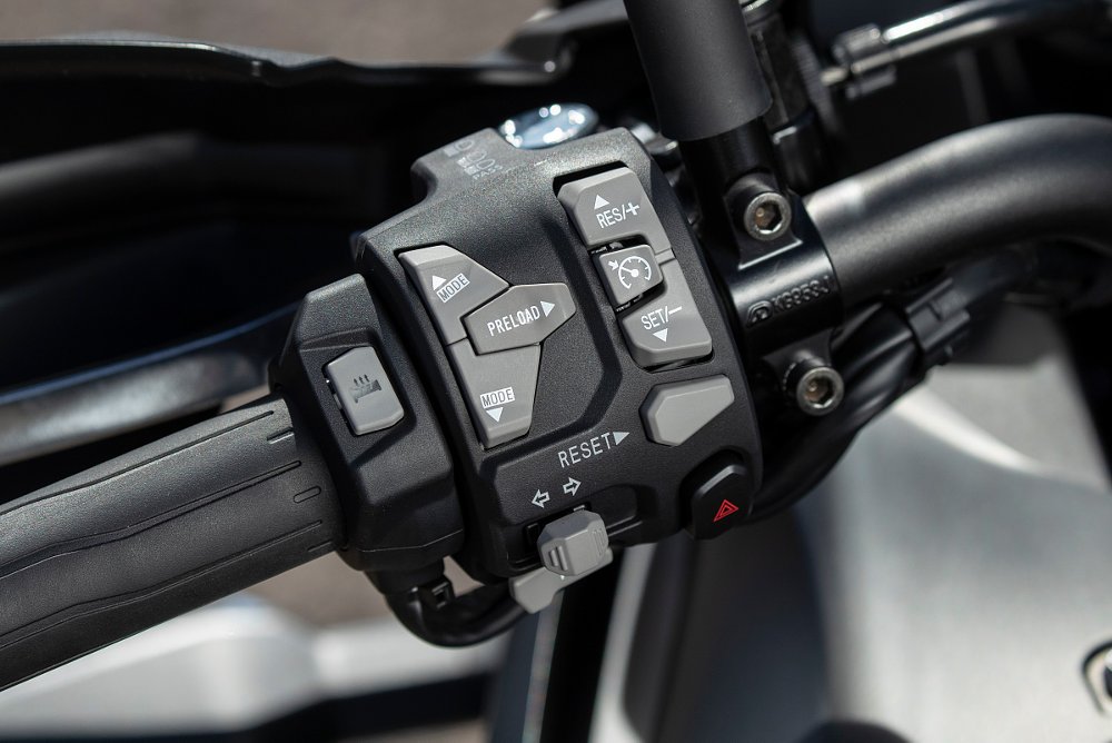 Versys left hand grip