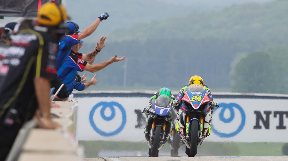 Another tight finish at Road America as MotoAmerica Superbikes battle on