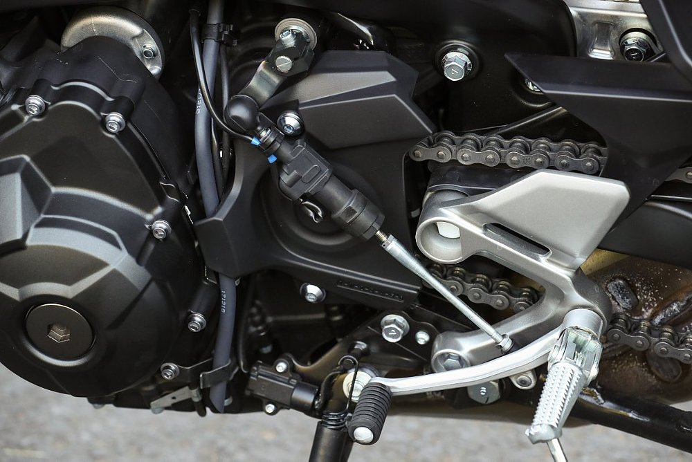 How does a quickshifter work?