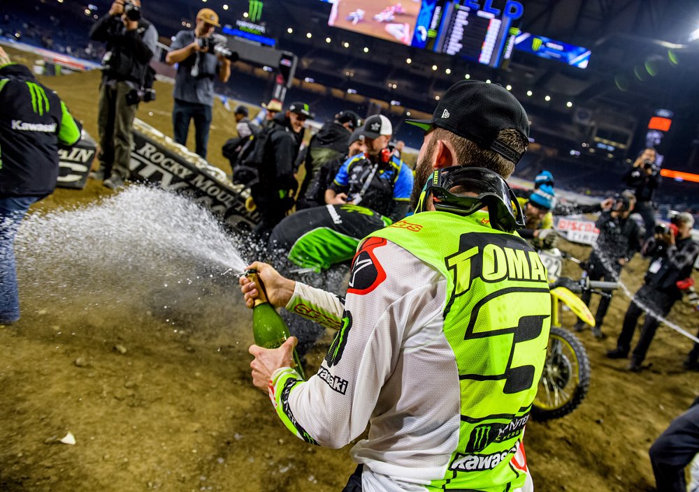 Eli Tomac celebrates a win