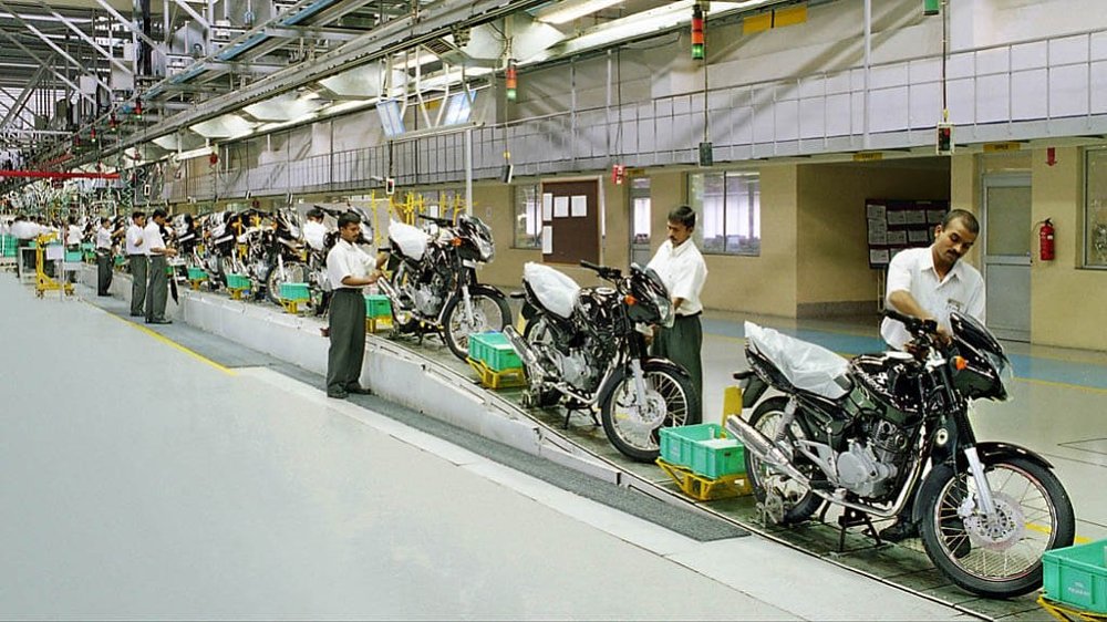 Triumph and Bajaj finalize partnership, plan new middleweight motorcycles