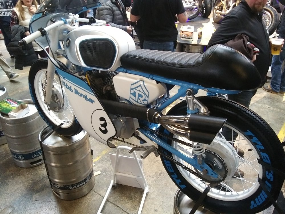 Bathtub Bomber custom Honda CB160T