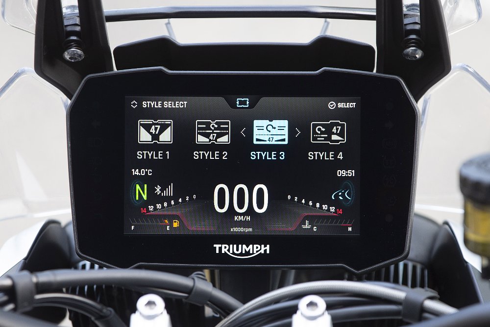 Triumph Tiger 900 First Ride Review TFT Dash
