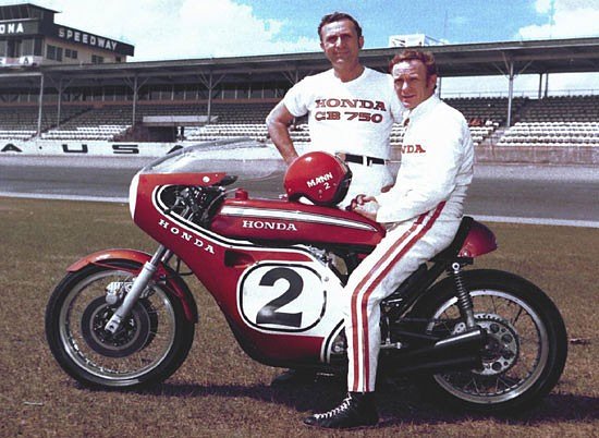 Dick Mann and Bob Hansen with the racing Honda