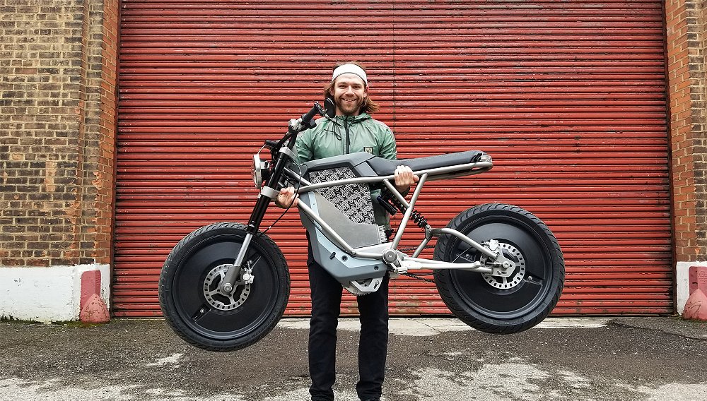 CCW debuts its new electric motorcycles, FALCON 01 and FALCON BLK
