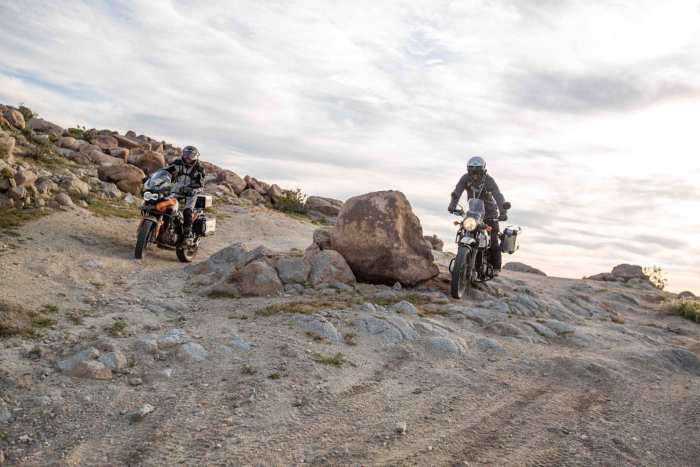 Royal Enfield Himalayan CSC RX4 dirt trail