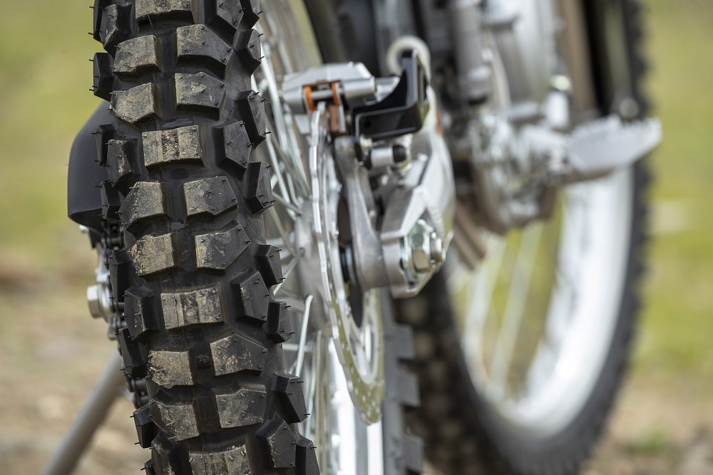 Dunlop D605 tires on the KLX300