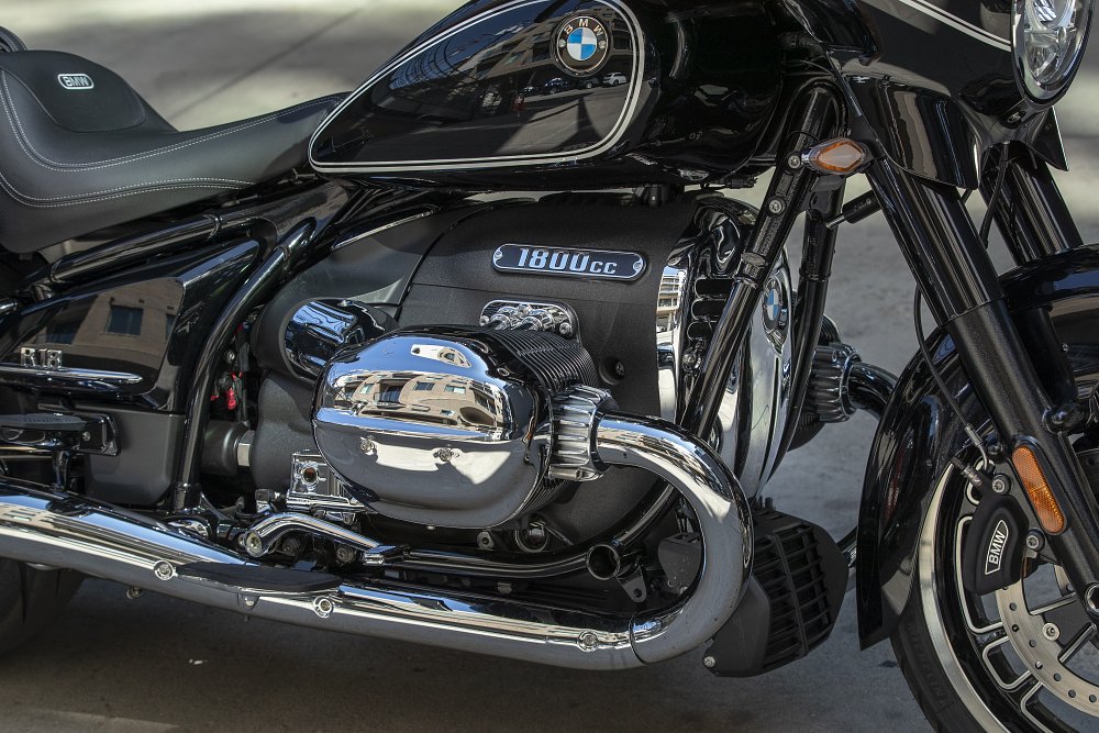 BMW R 18 engine
