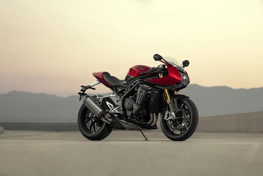2022 Triumph Speed Triple RR 1200 first look