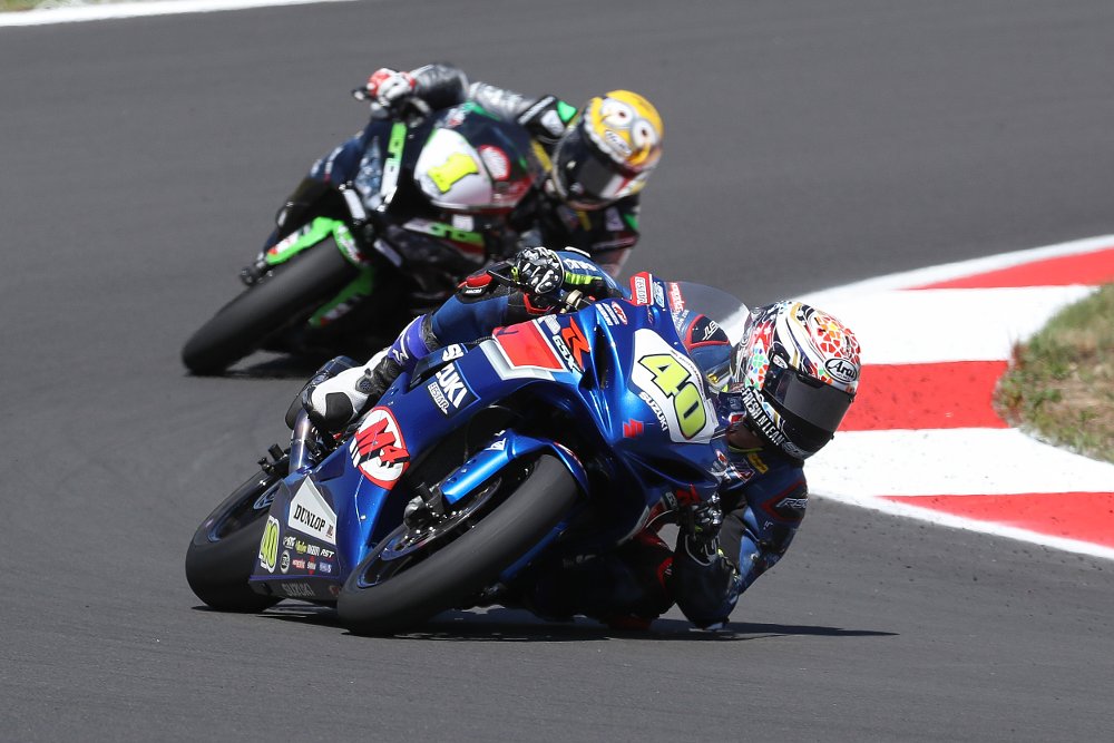 Kelly and Escalante racing at the Ridge