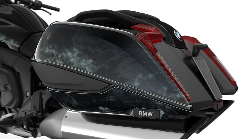closeup of BMW K 1600 Midnight paint