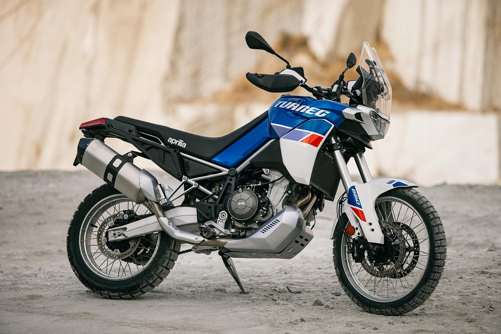 Aprilia Tuareg 660 in the Indaco Tagelmust paint