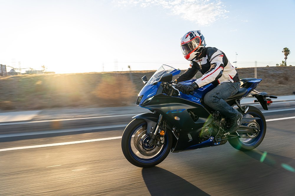 Ari test riding the Yamaha YZF-R7