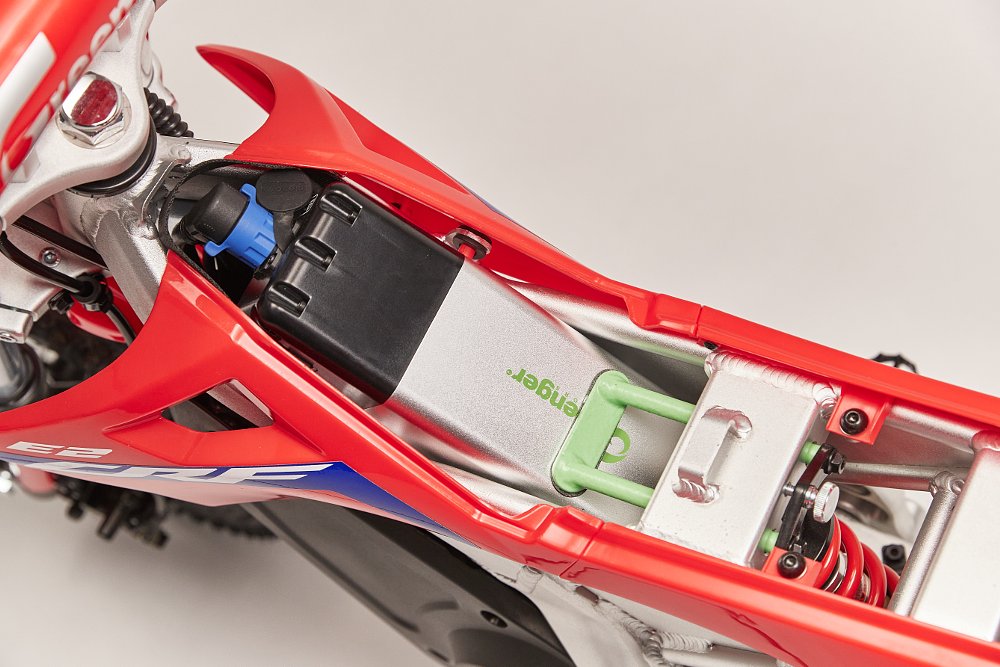 Honda Greenger CRF-E2 battery