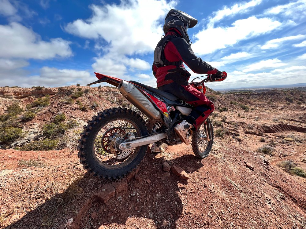 Hill climbs, rocks, mud, sand - the new Michelin Starcross 6 can handle it all.