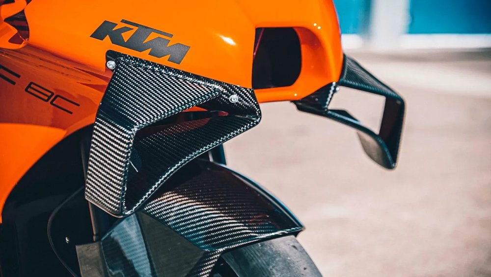 One of 100: A short, fast ride on the exclusive KTM RC 8C